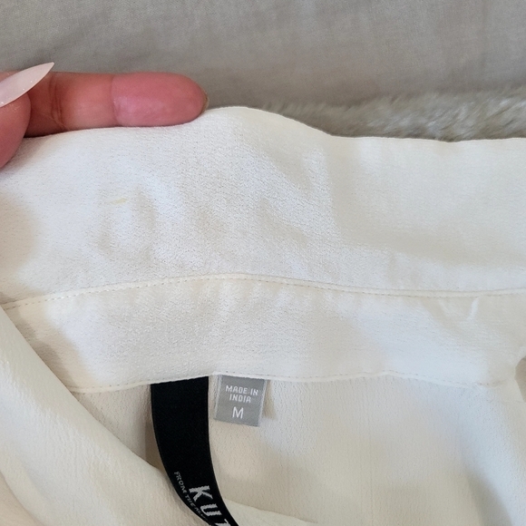 Josette with Rose Embroidery Blouse from Kut from the Kloth size M - Picture 17 of 17